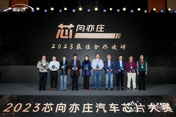 比特币牛市再起：7万美元触手可及？专家深度解析市场机遇与隐忧