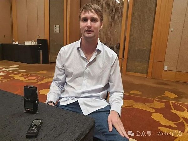 加密世界早报：巨头动作频频，市场酝酿新变局